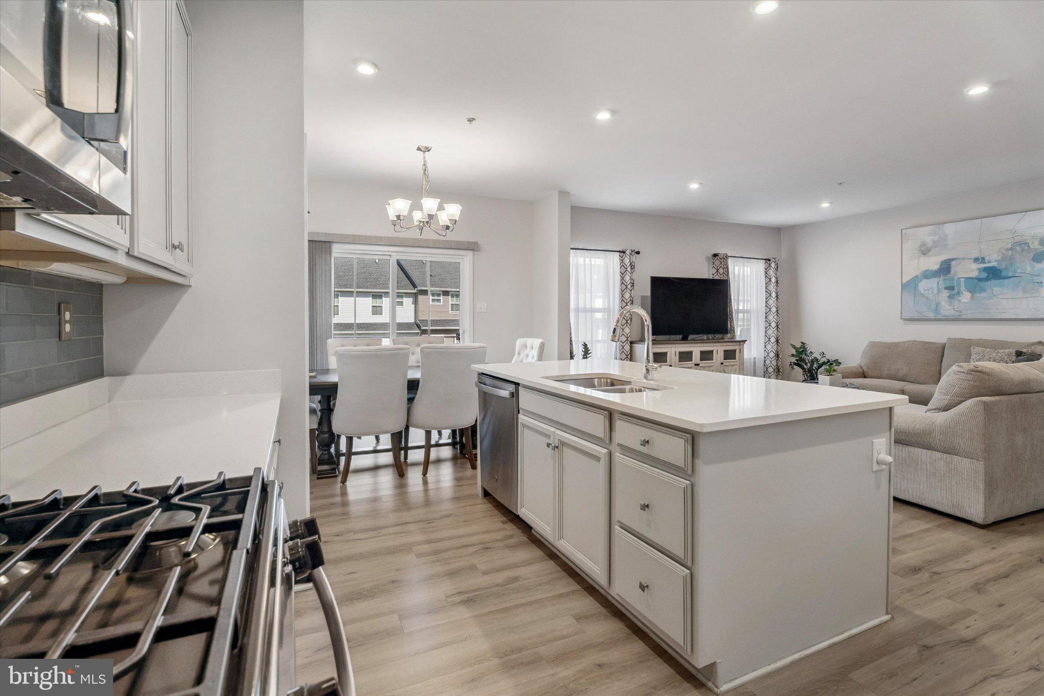 OVERLOOK AT CREEKSIDE - Residential