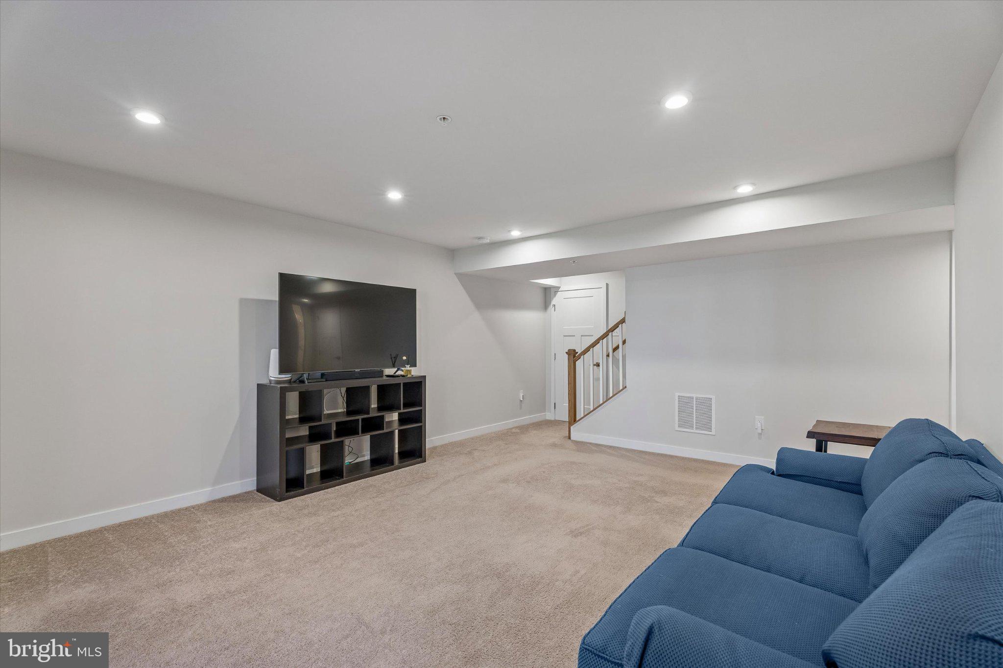 OVERLOOK AT CREEKSIDE - Residential