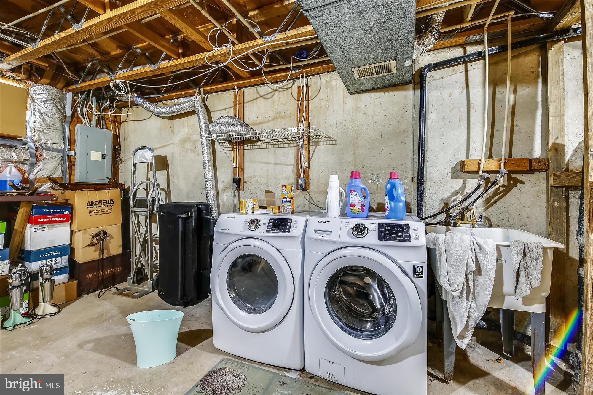 FALLSREACH - Residential Lease