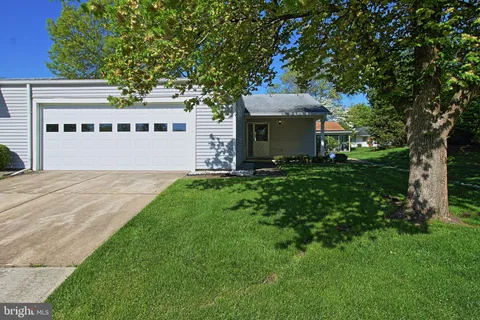 137 Cistus Plaza, Monroe Township, NJ MLS: NJMX2009290