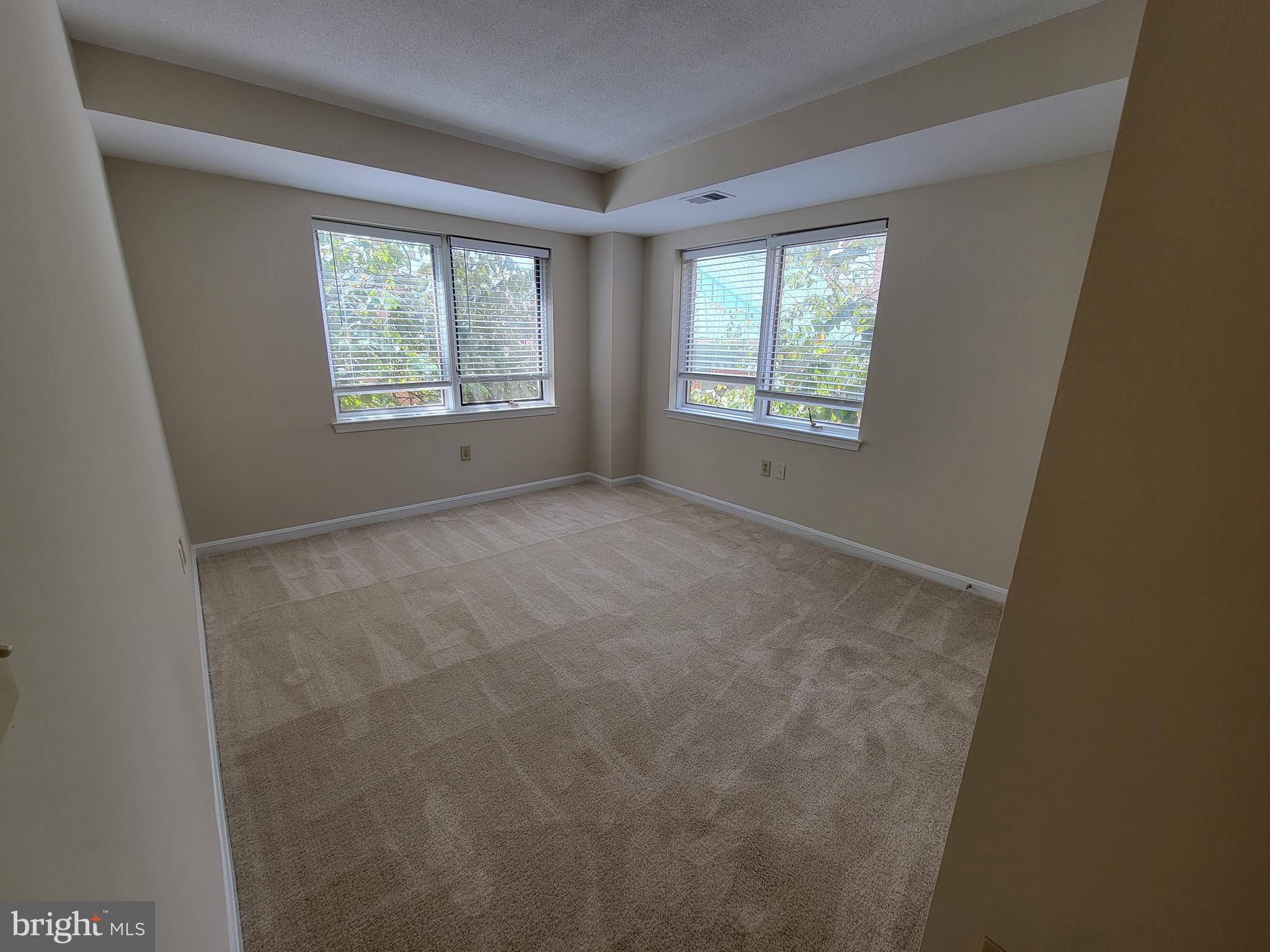 COLECROFT STATION - Residential Lease