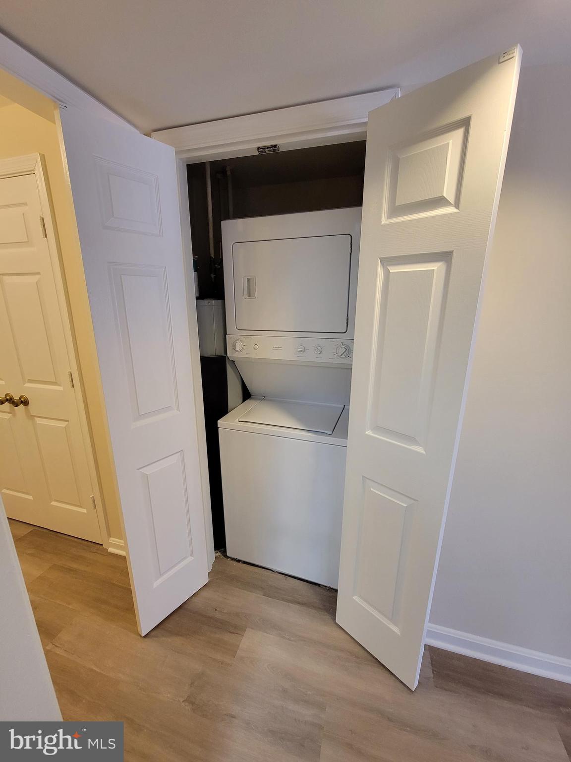 COLECROFT STATION - Residential Lease