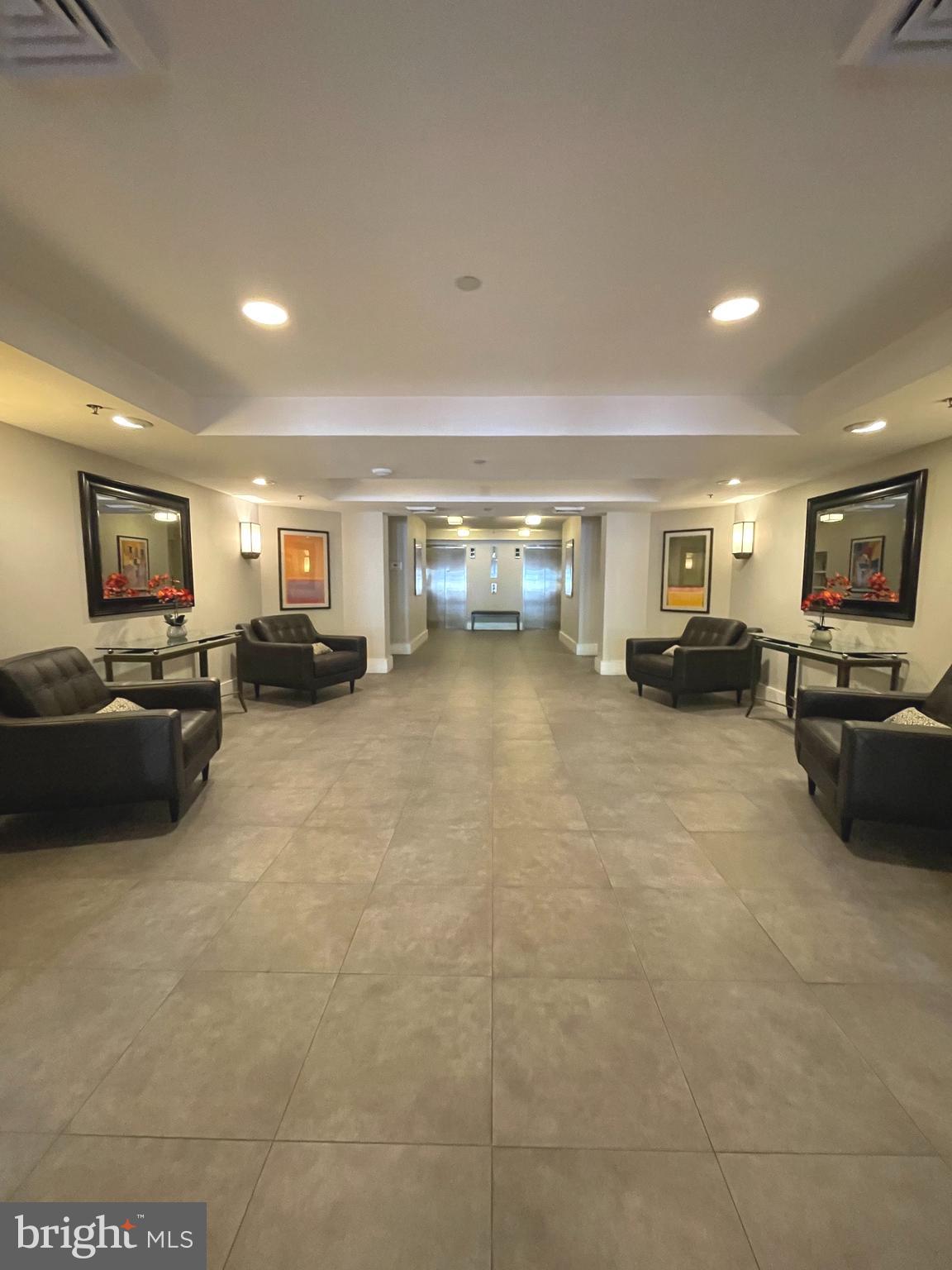 COLECROFT STATION - Residential Lease