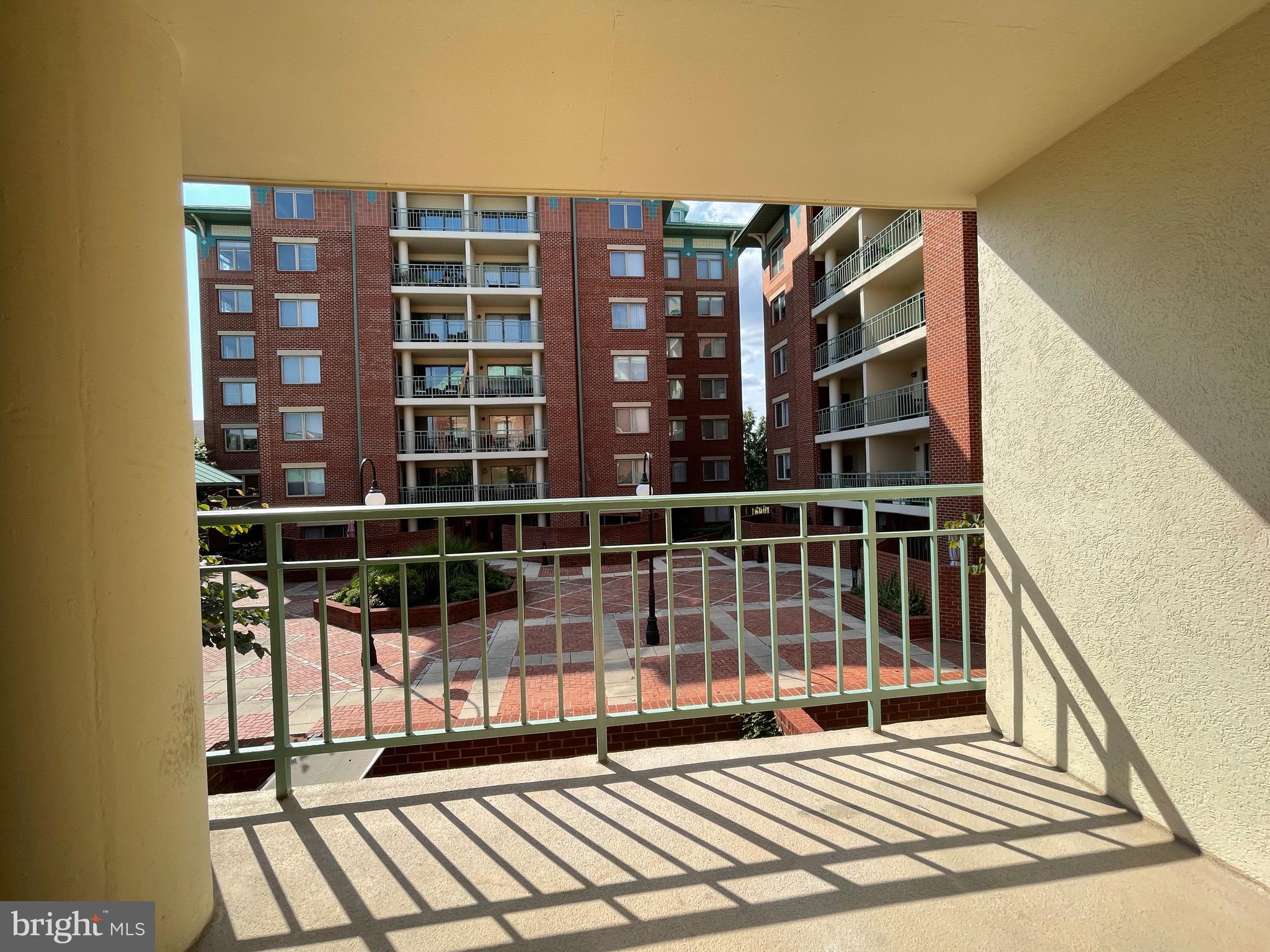 COLECROFT STATION - Residential Lease