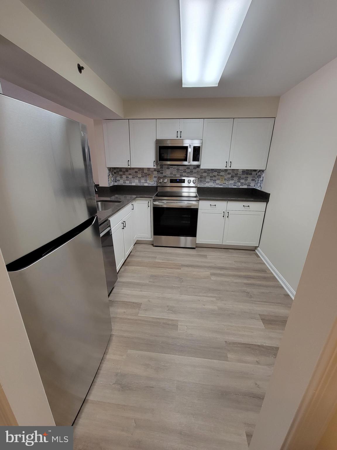 COLECROFT STATION - Residential Lease