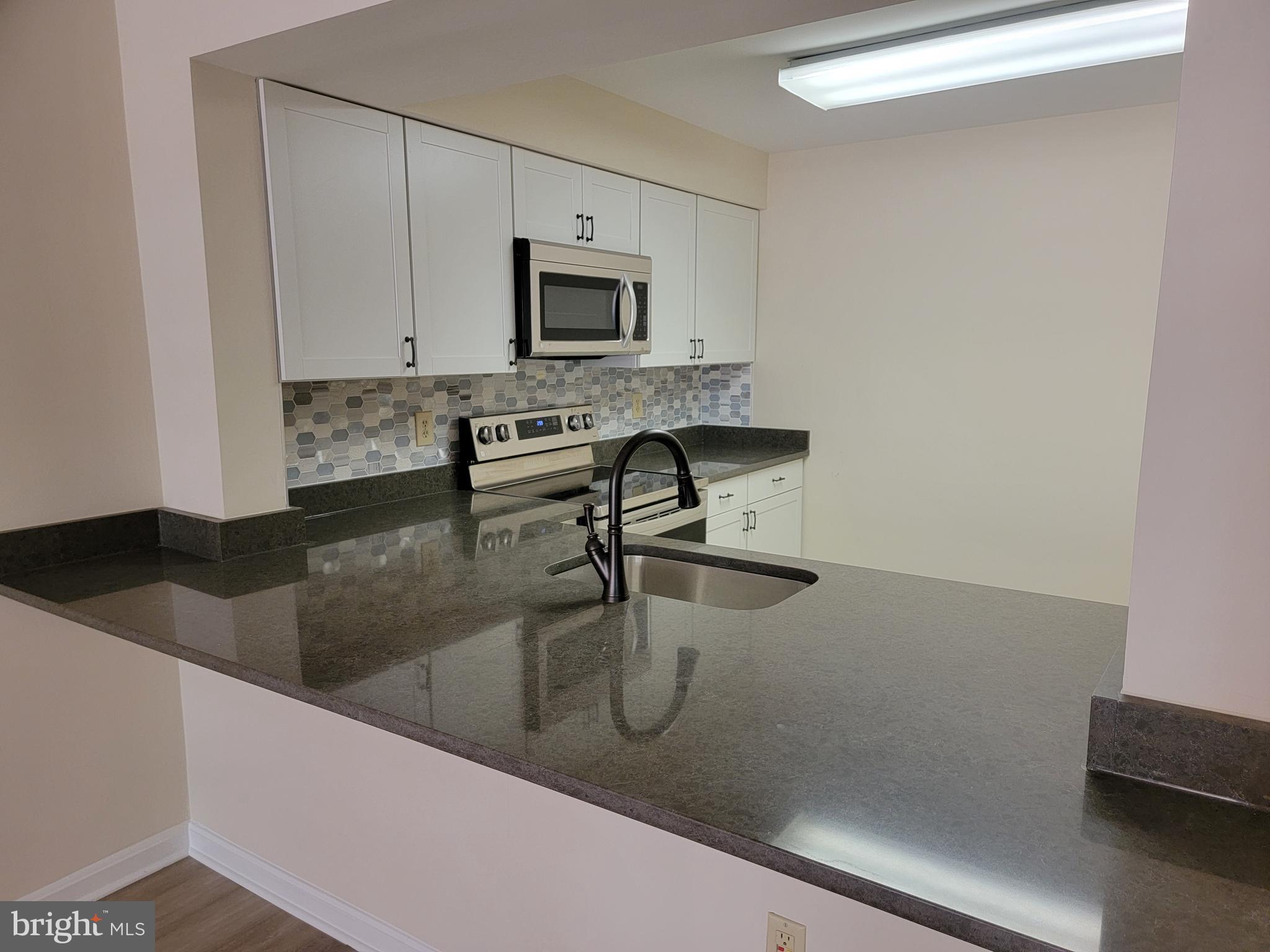 COLECROFT STATION - Residential Lease