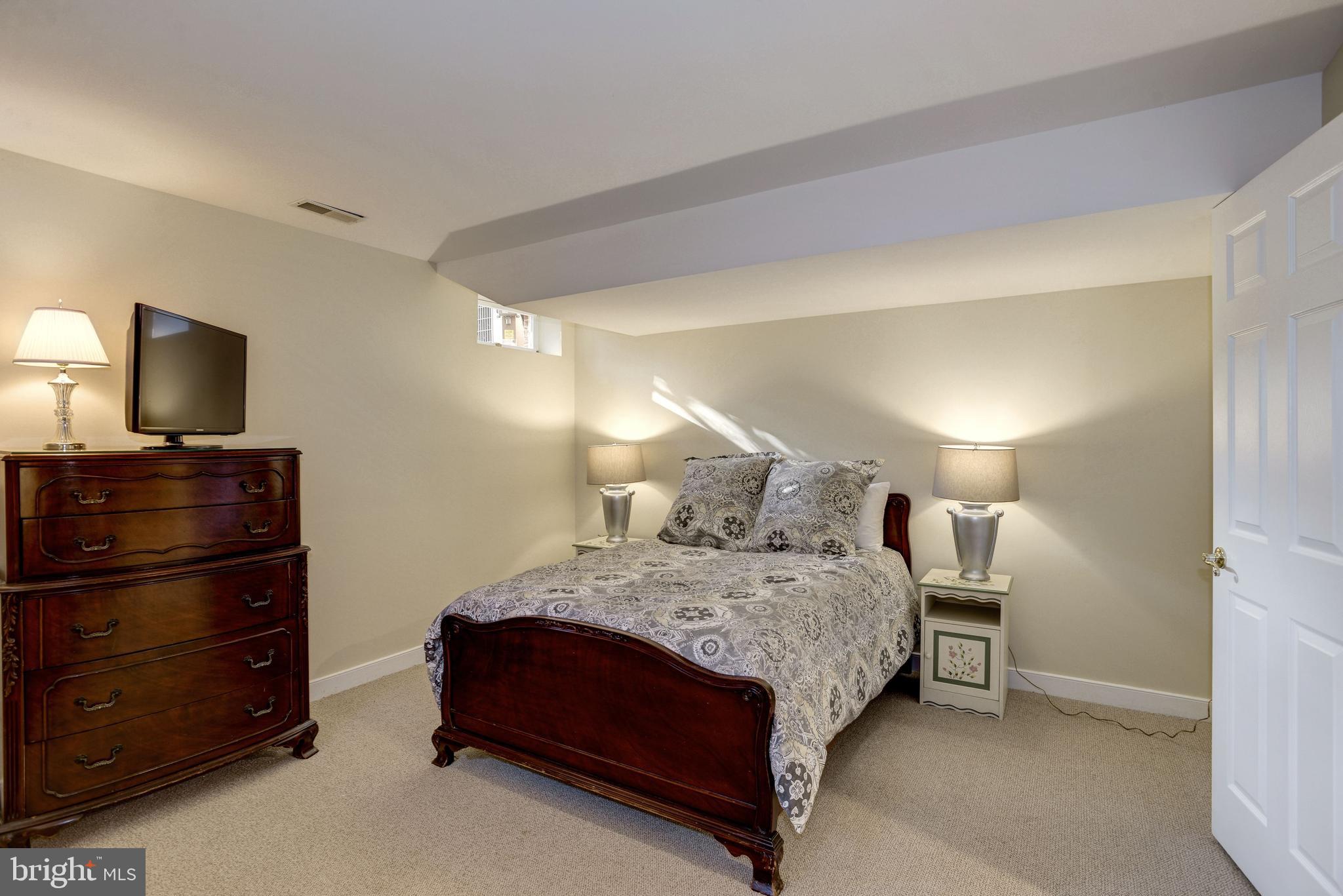 RIVER FALLS - Residential