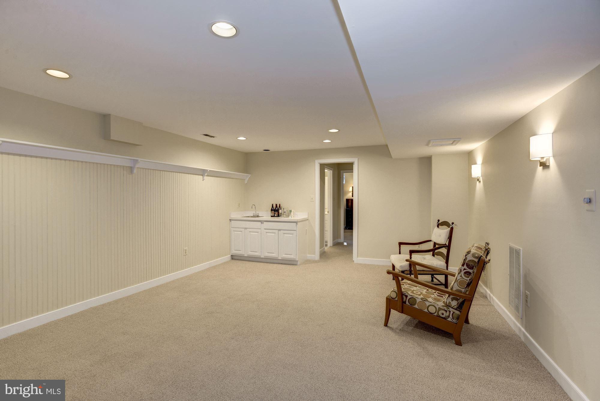 RIVER FALLS - Residential