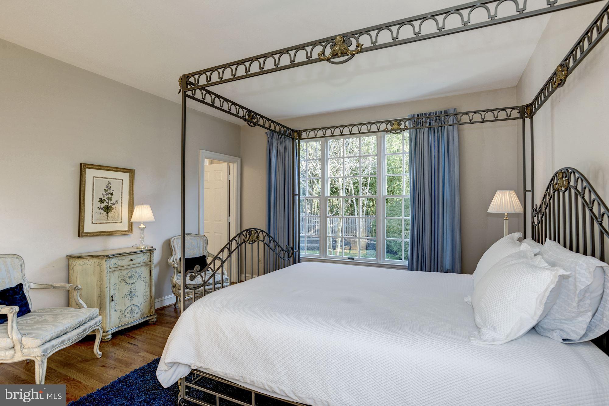 RIVER FALLS - Residential