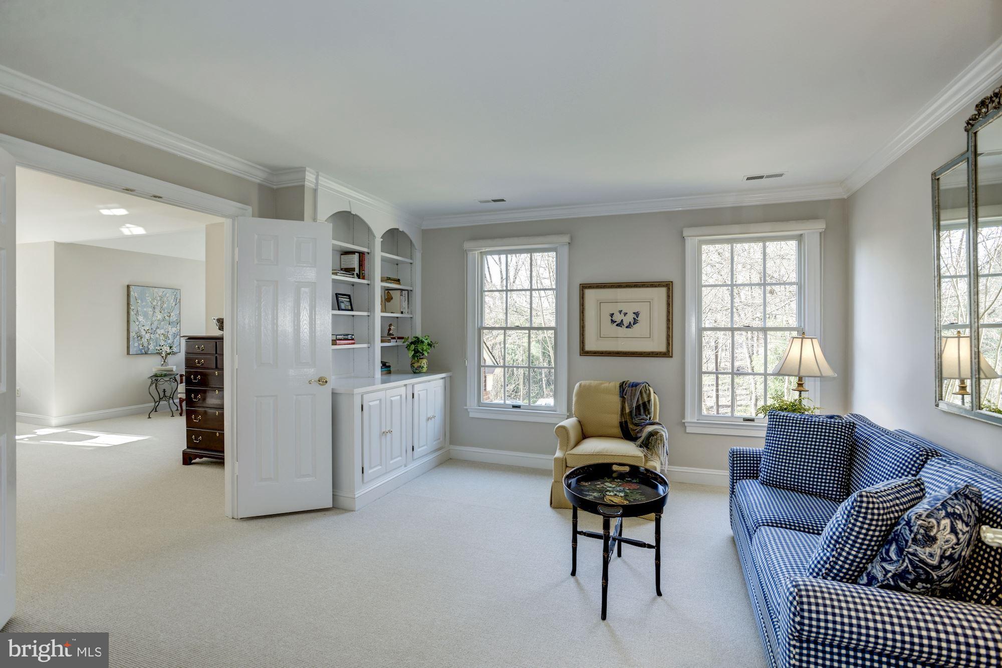 RIVER FALLS - Residential