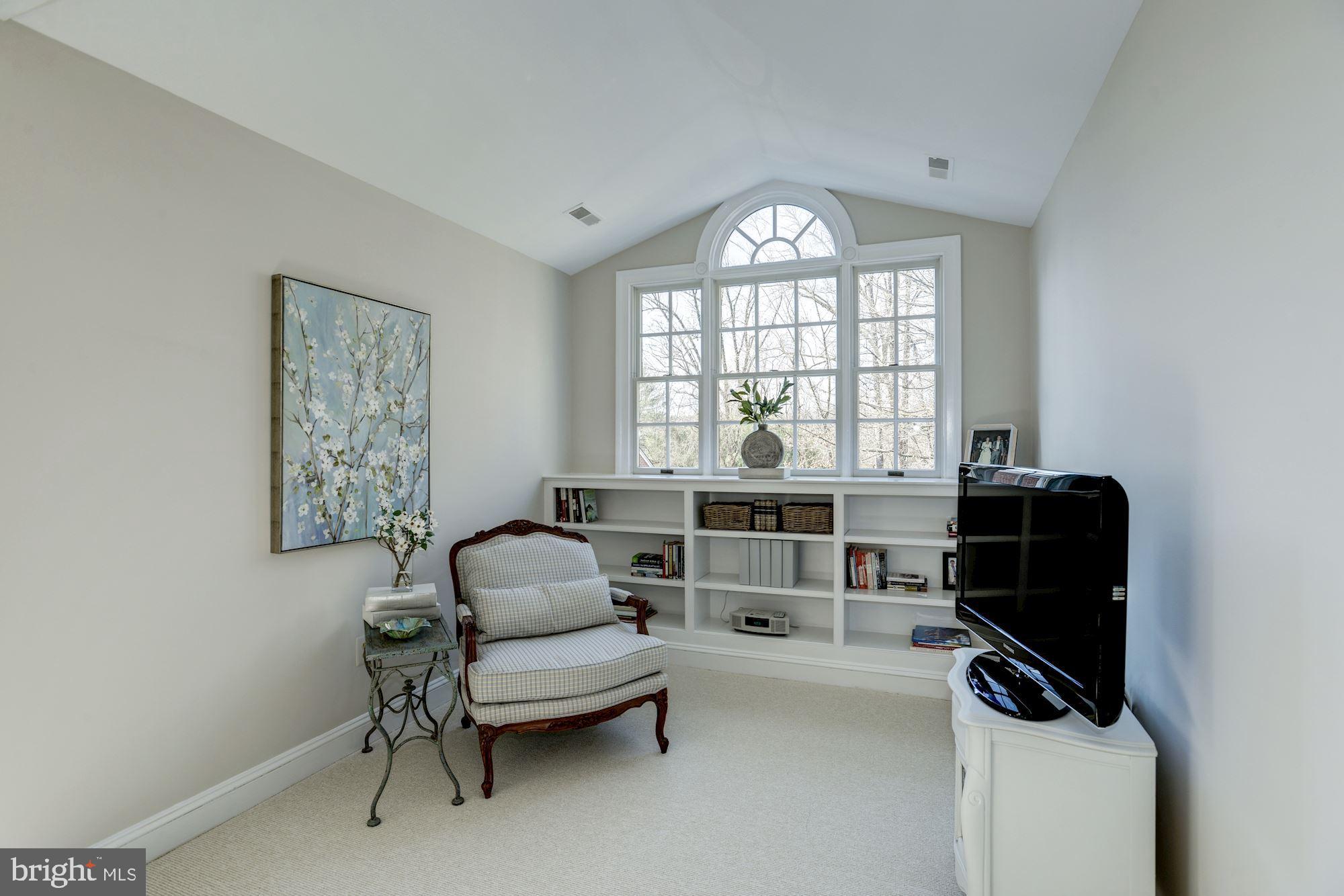 RIVER FALLS - Residential