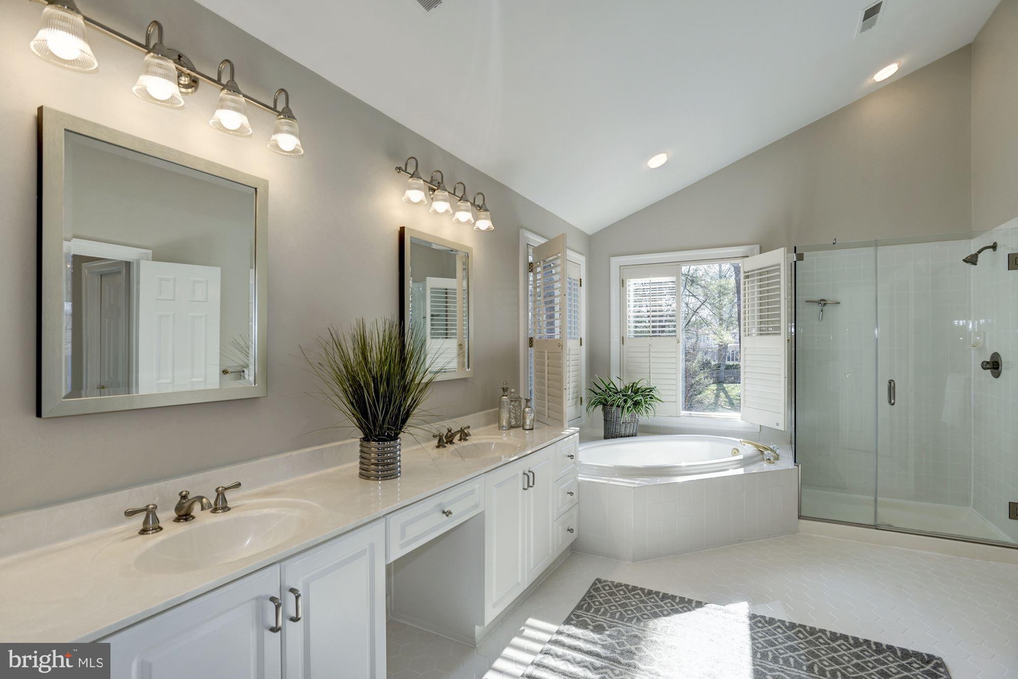 RIVER FALLS - Residential