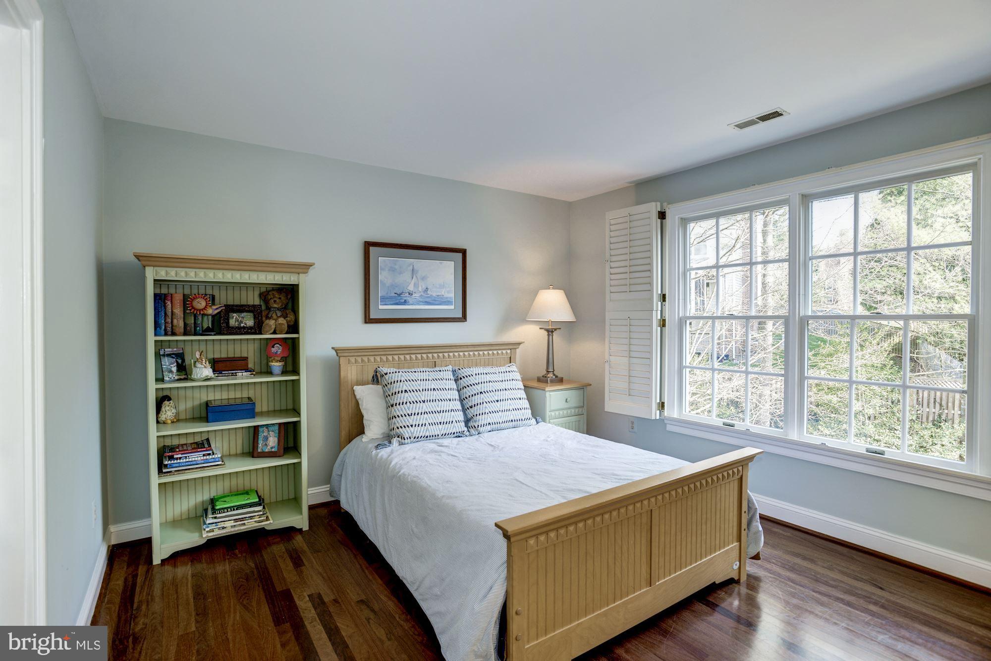 RIVER FALLS - Residential