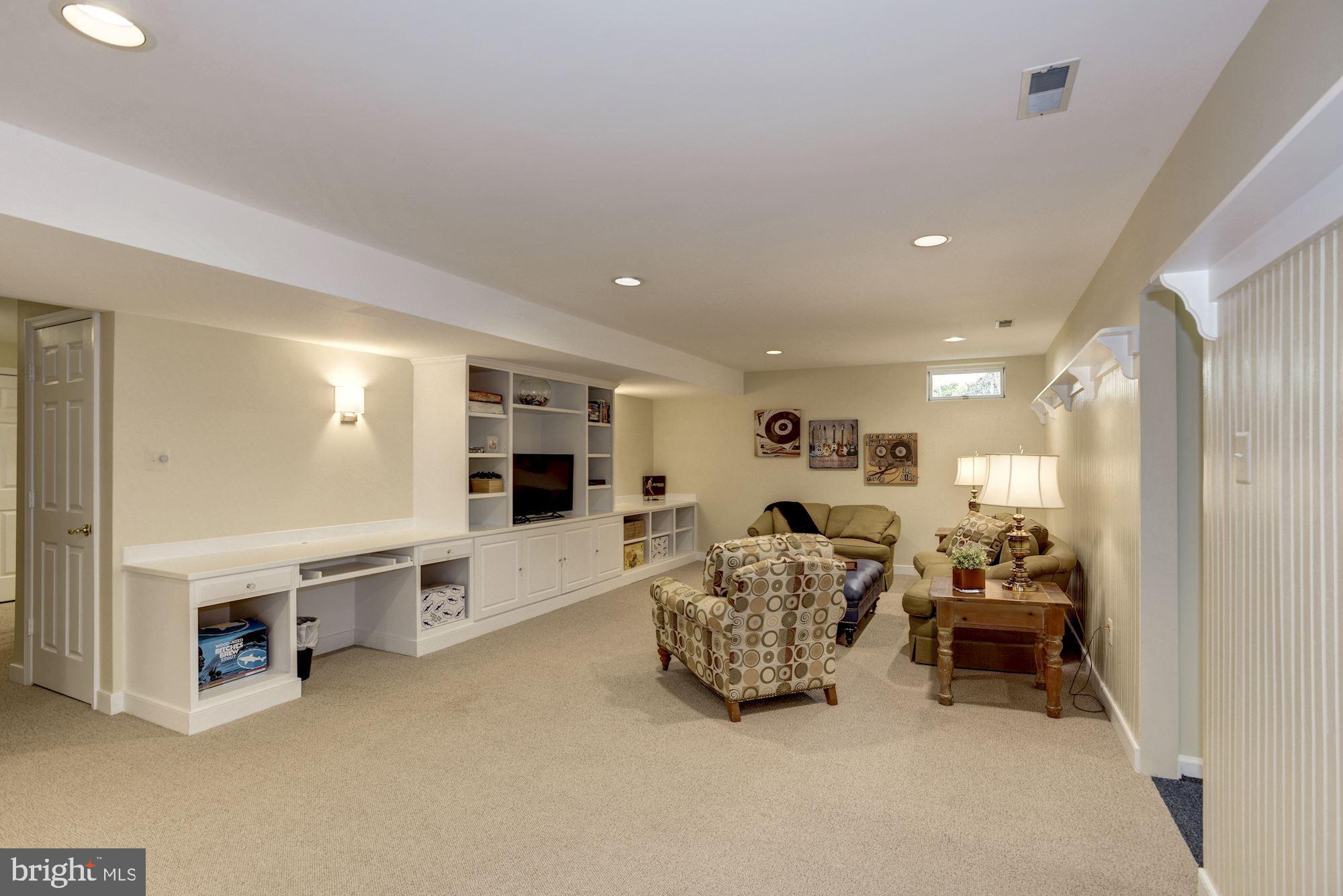 RIVER FALLS - Residential