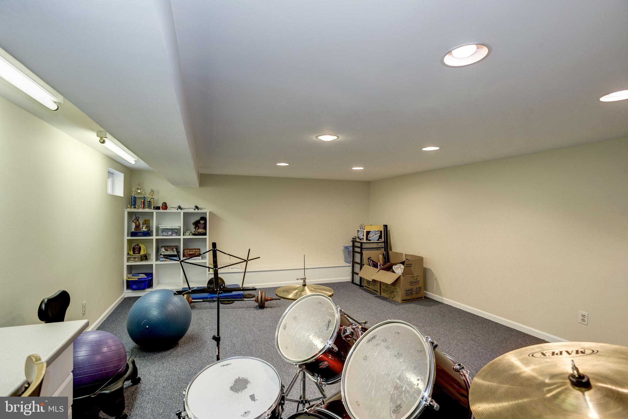 RIVER FALLS - Residential