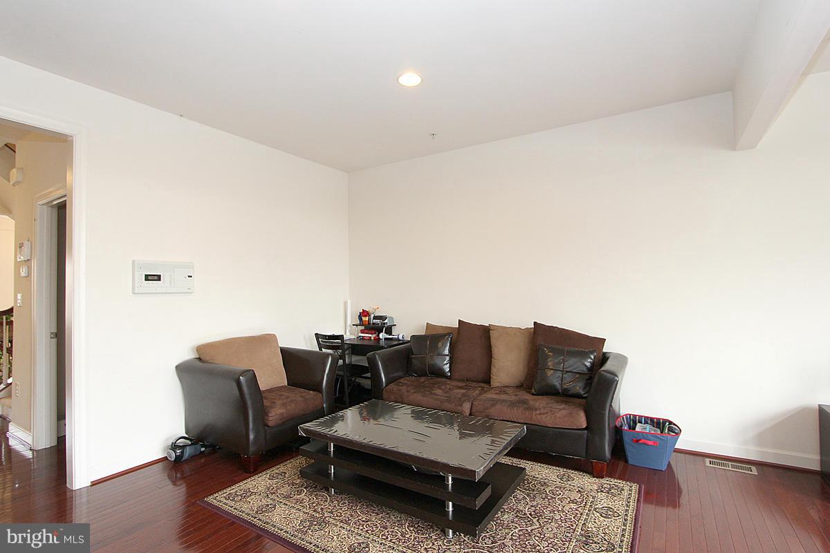 WAVERLY WOODS - Residential Lease