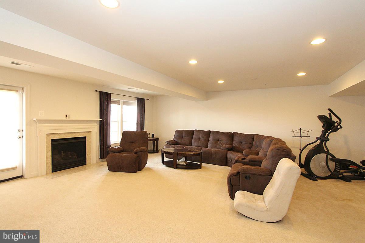 WAVERLY WOODS - Residential Lease