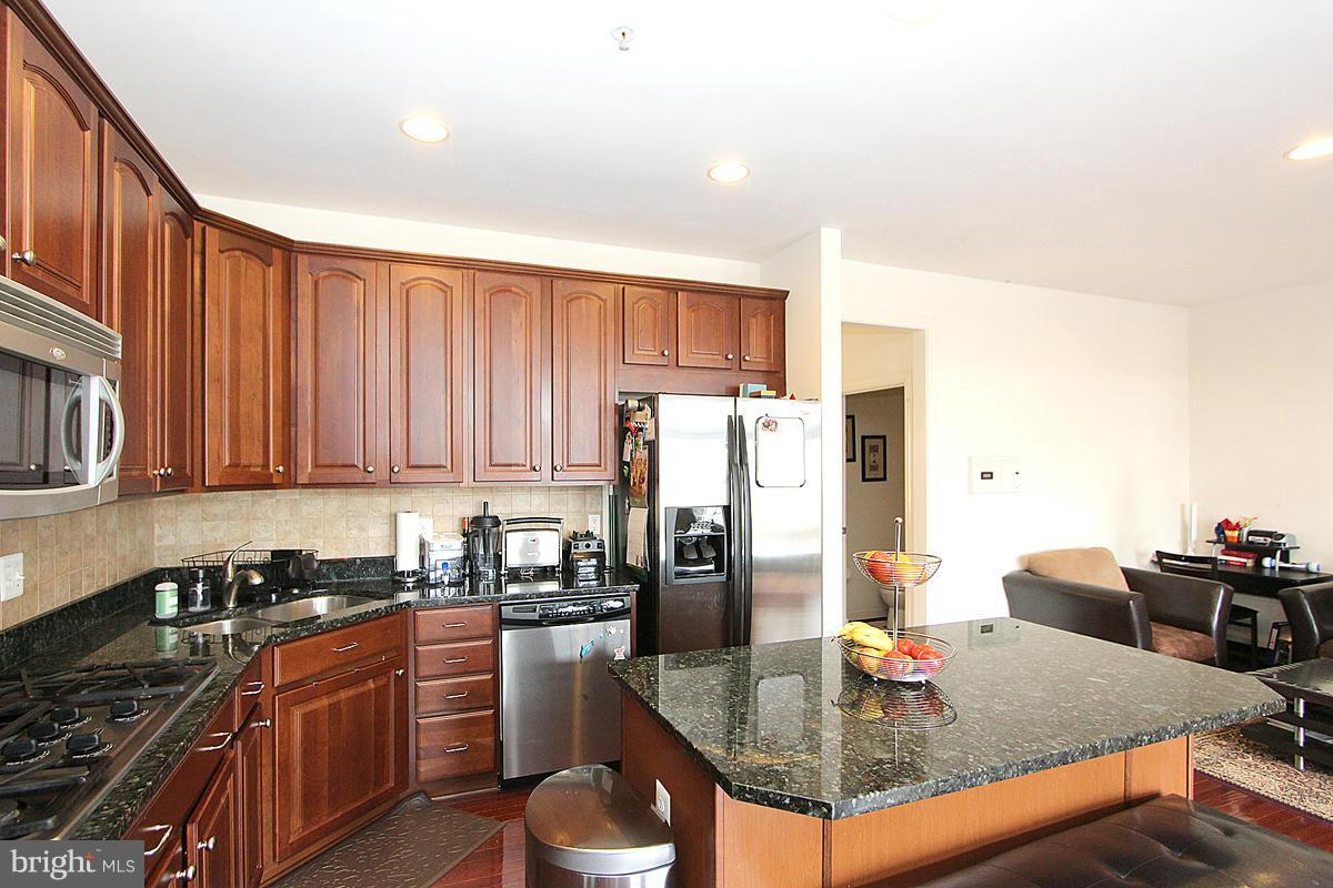 WAVERLY WOODS - Residential Lease