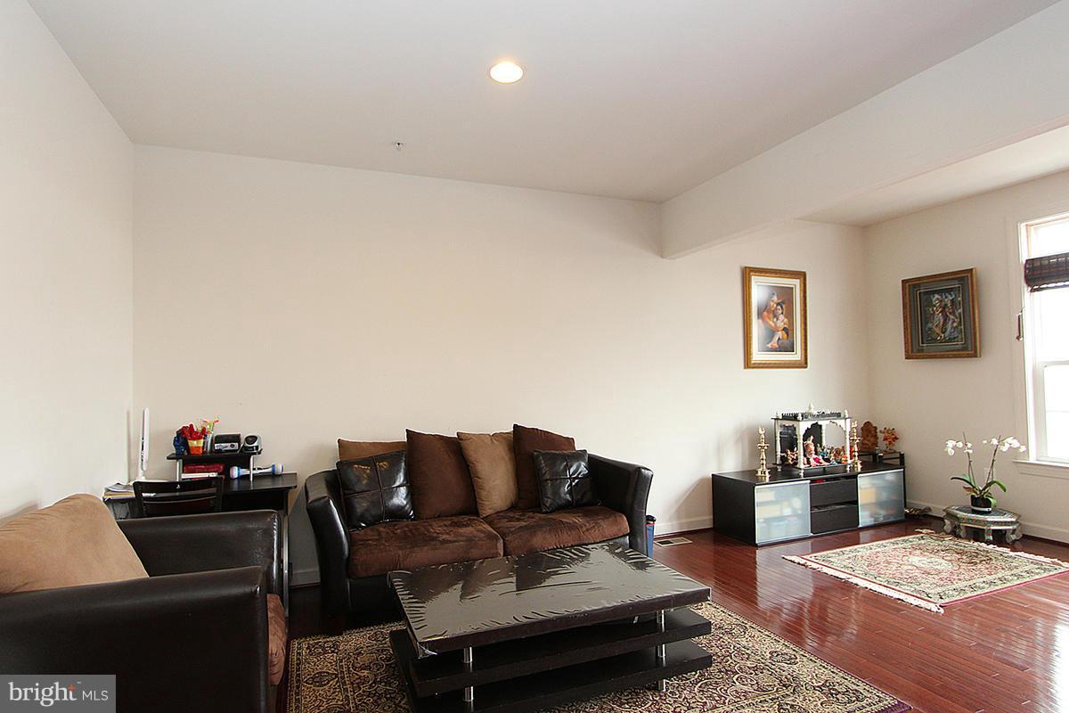 WAVERLY WOODS - Residential Lease