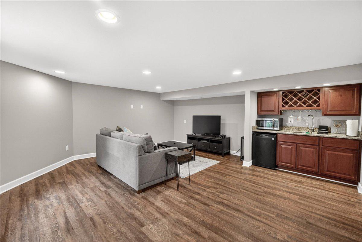 WOODRIDGE AT LAKE LINGANORE - Residential