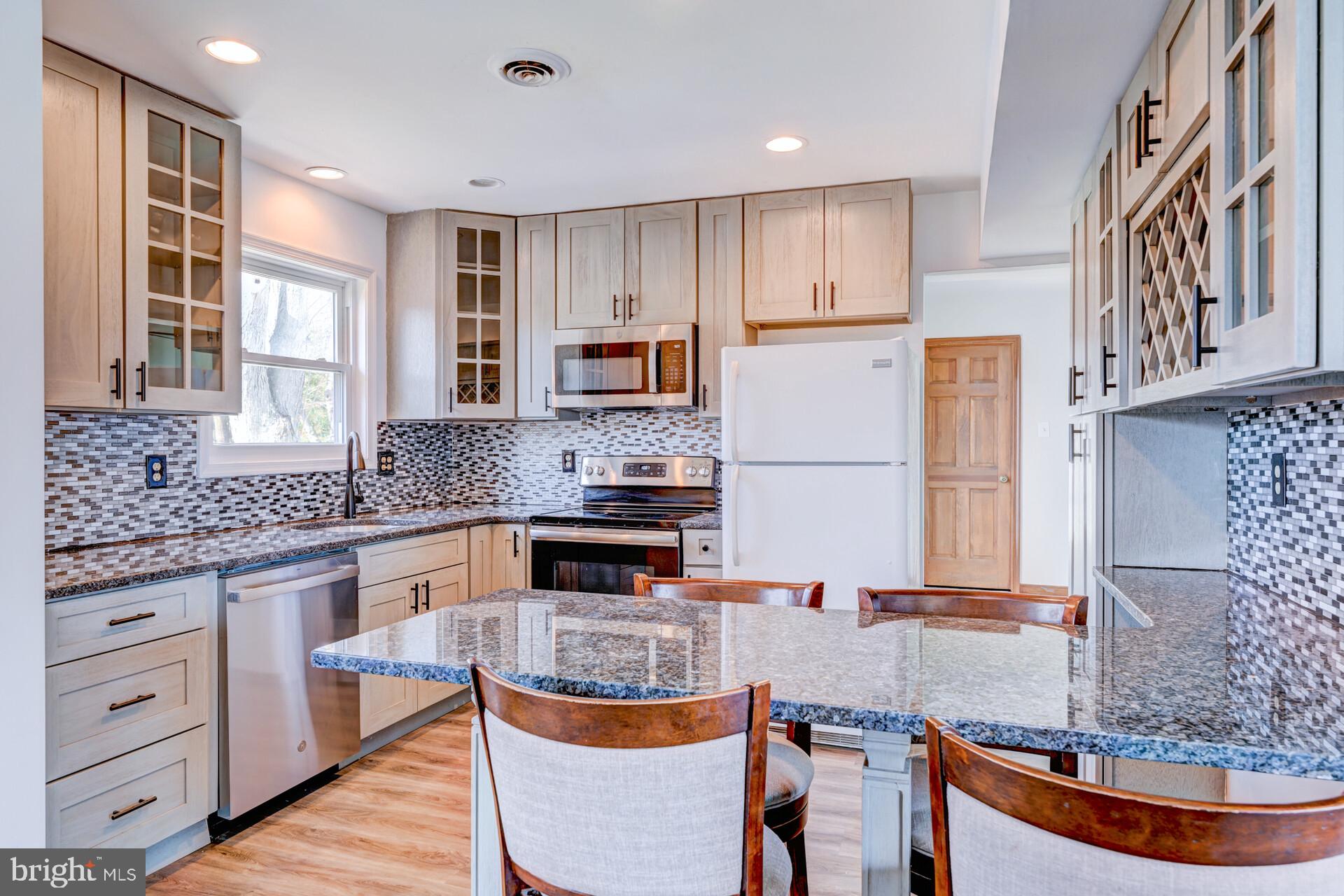 SALEM POINT - Residential