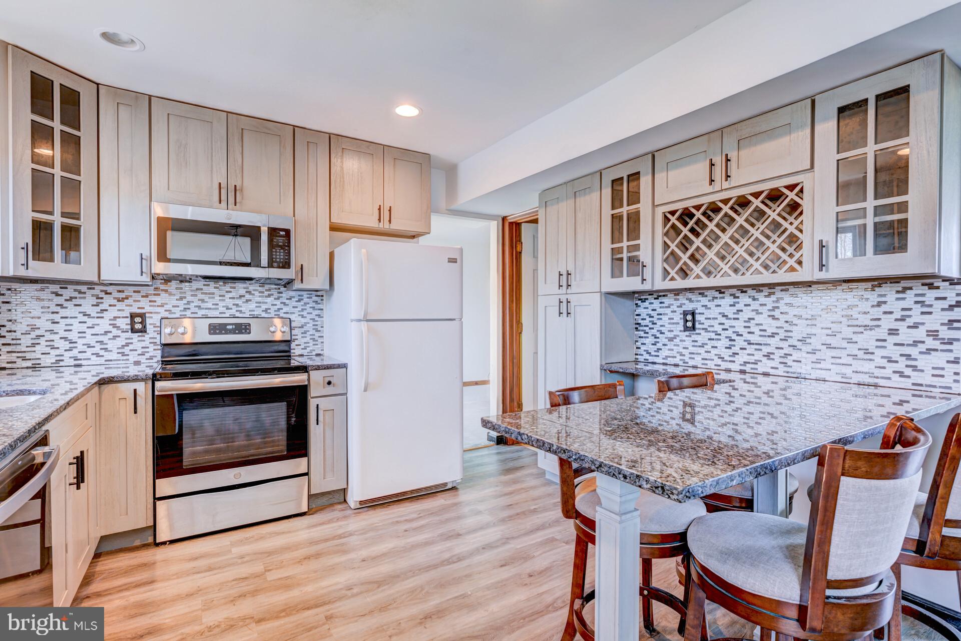 SALEM POINT - Residential