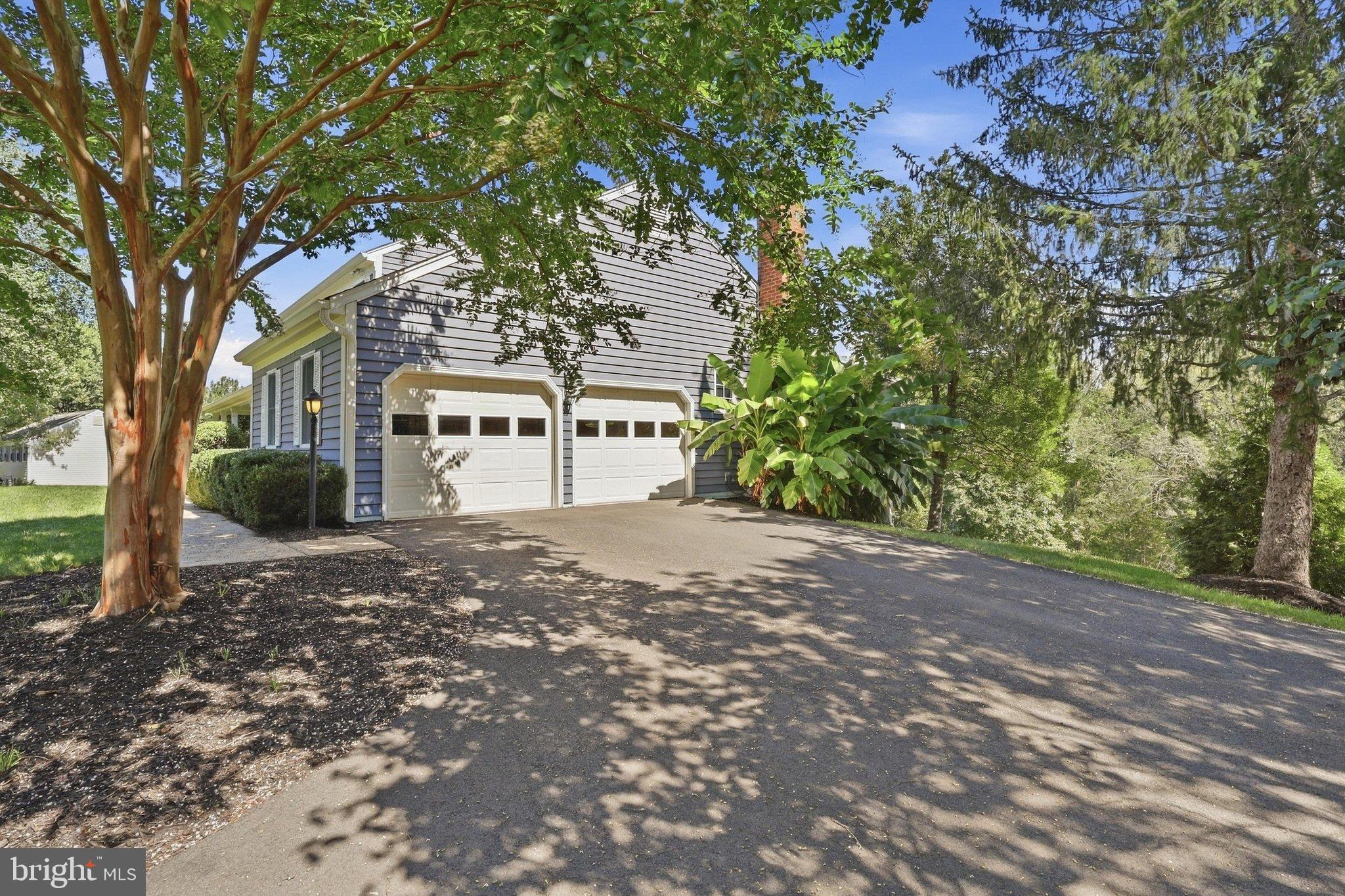 2817 BERRYLAND DRIVE