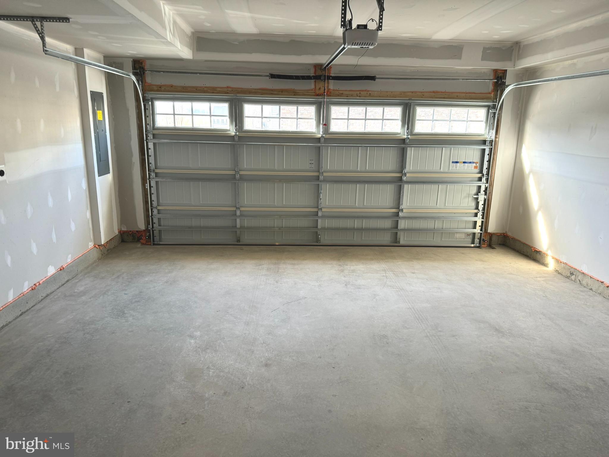 LAKE LINGANORE - Residential Lease