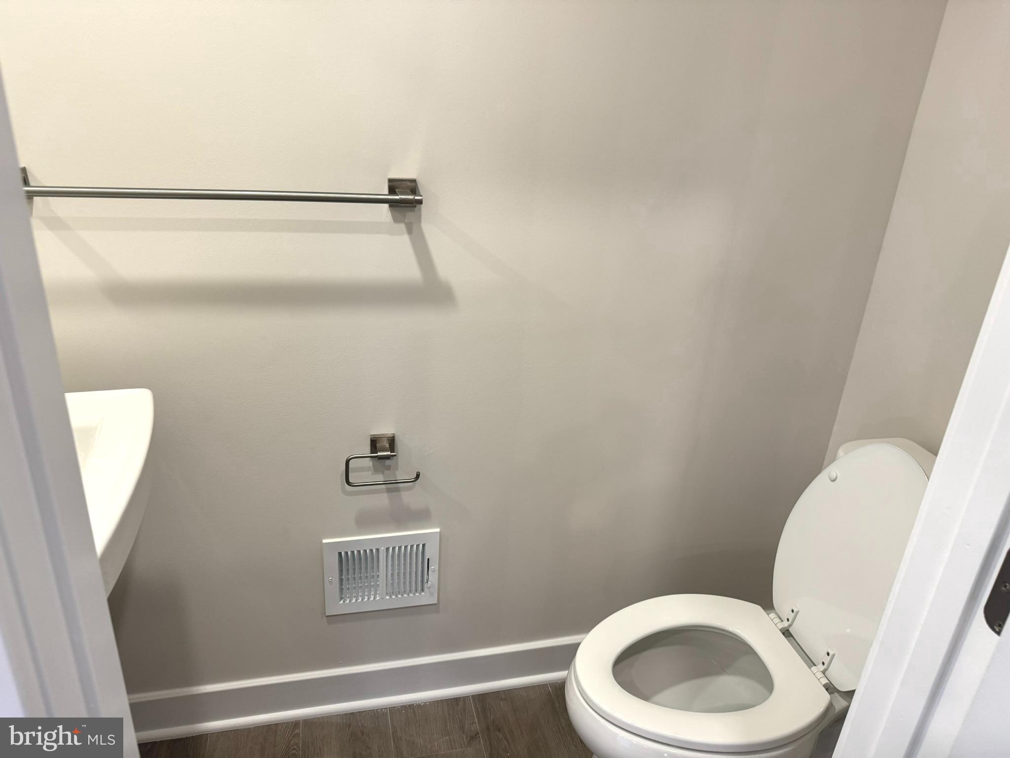 LAKE LINGANORE - Residential Lease