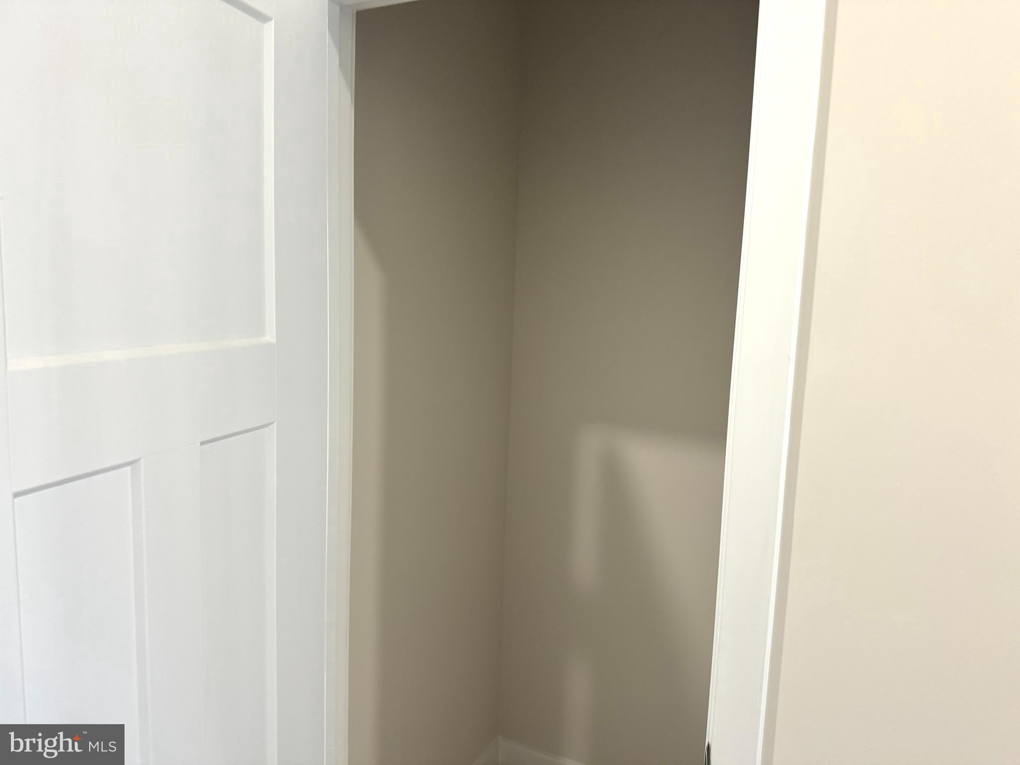 LAKE LINGANORE - Residential Lease