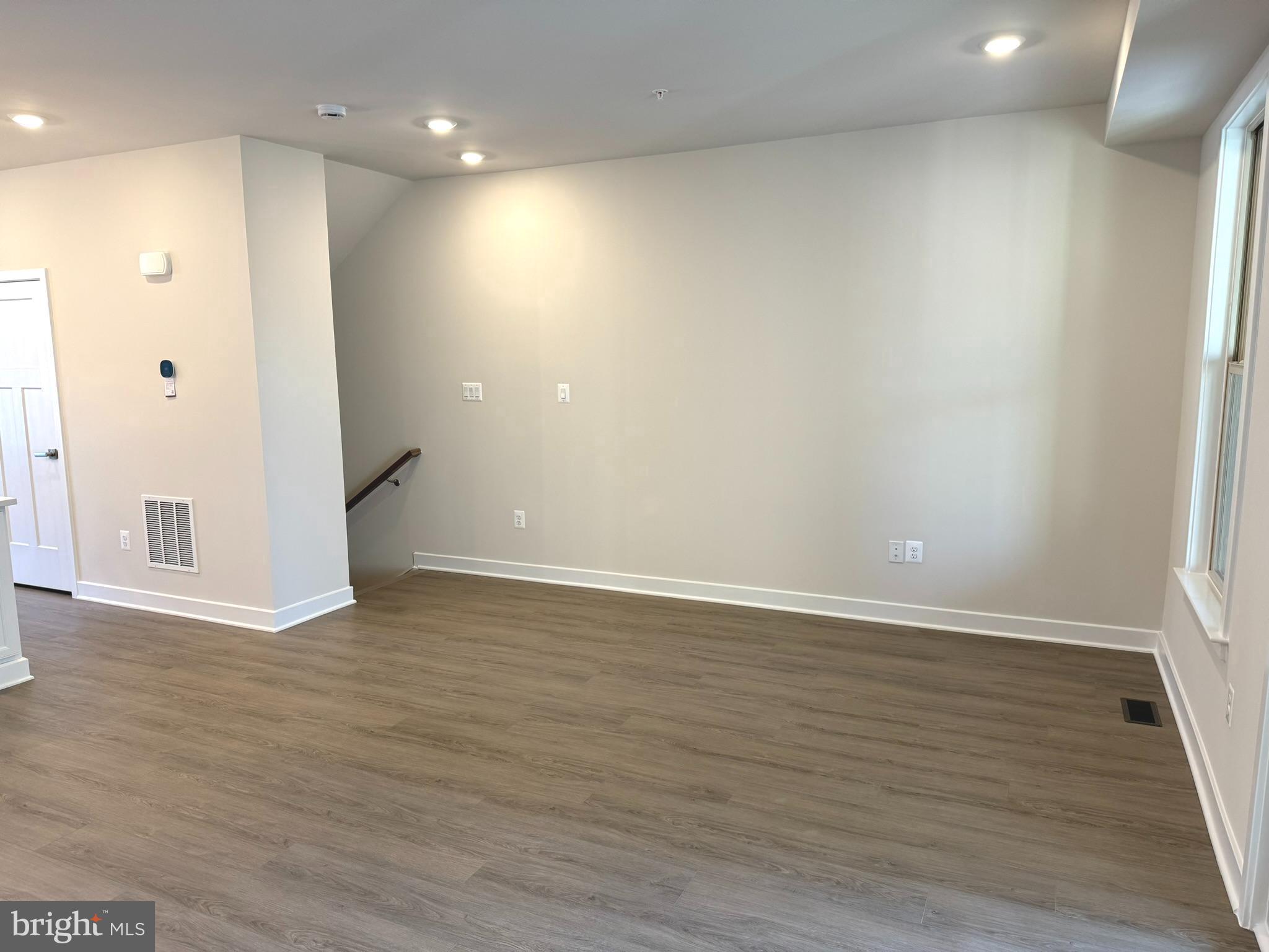 LAKE LINGANORE - Residential Lease