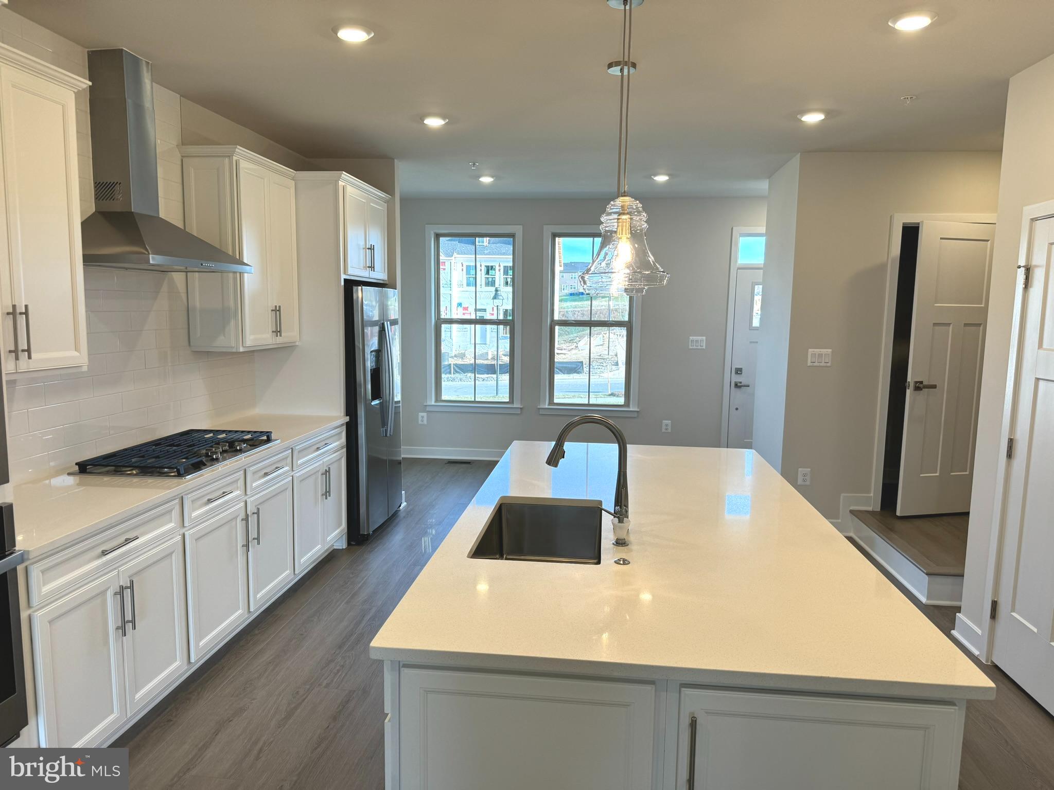 LAKE LINGANORE - Residential Lease