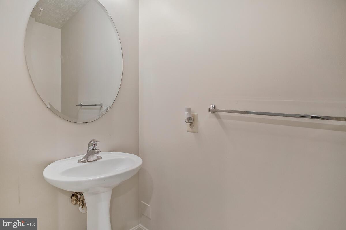 LYONSWOOD - Residential Lease