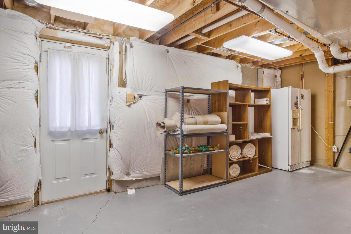 LYONSWOOD - Residential Lease