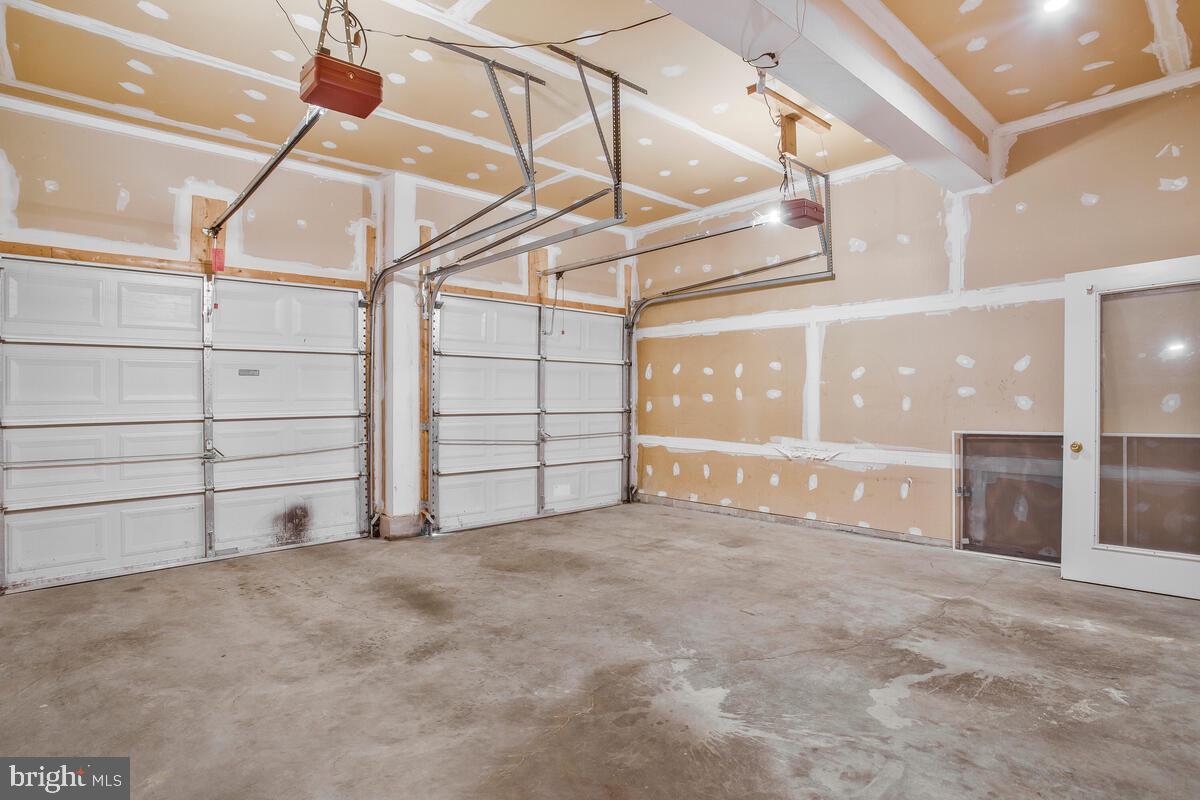 LYONSWOOD - Residential Lease