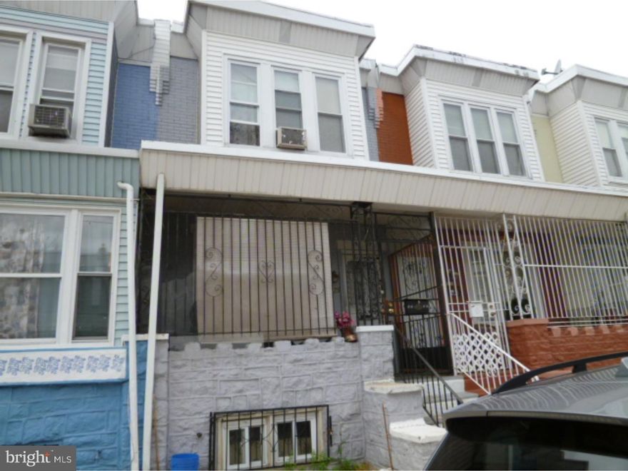 3 bedroom house that is in pretty good condition. off All offers will be presented, $2,000 certified deposit and proof of funds will be required. AS IS Addendum and buyer will be responsible for u/o. Seller is equitable owner. Recommend to use assurance abstract for tile This is an assignment transaction. Cash or hard money financing only. All offers will be presented