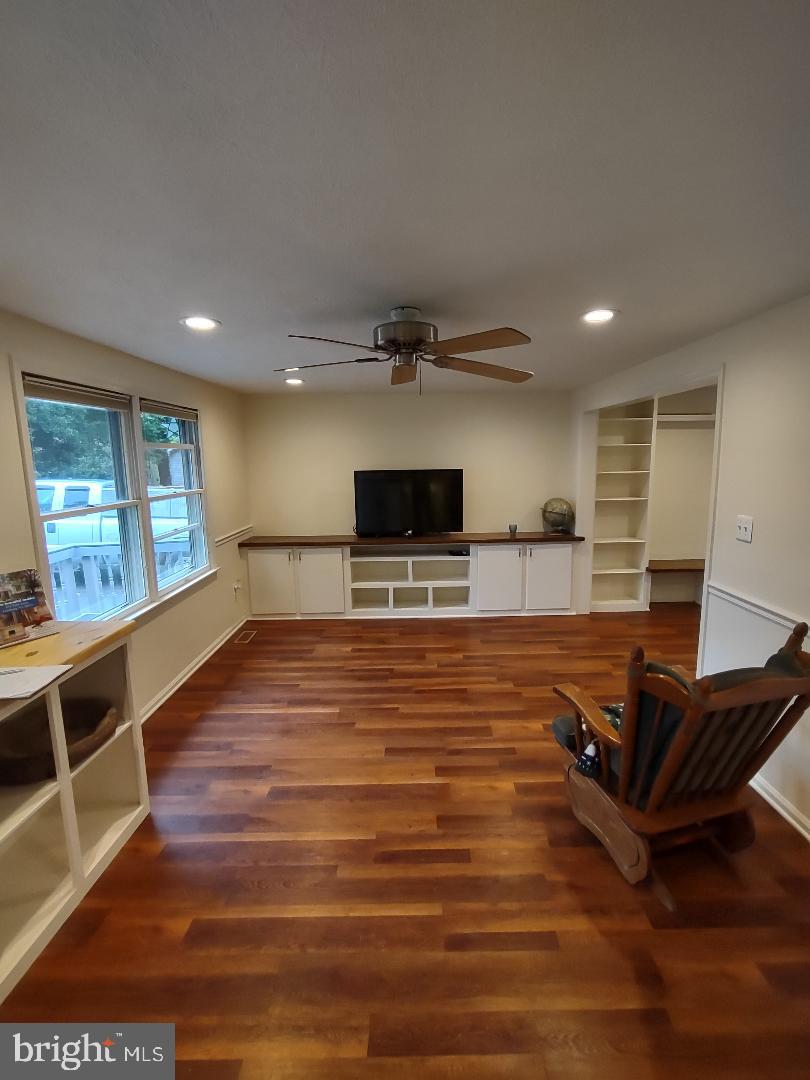 SILVER OAKS - Residential