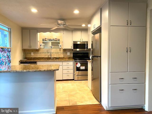 SILVER OAKS - Residential