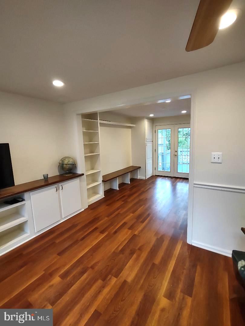 SILVER OAKS - Residential