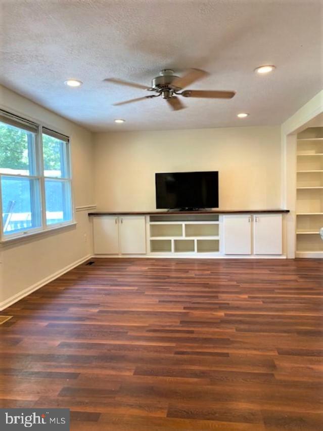 SILVER OAKS - Residential