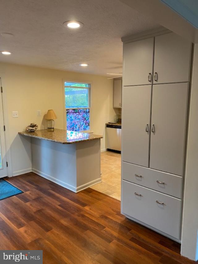 SILVER OAKS - Residential