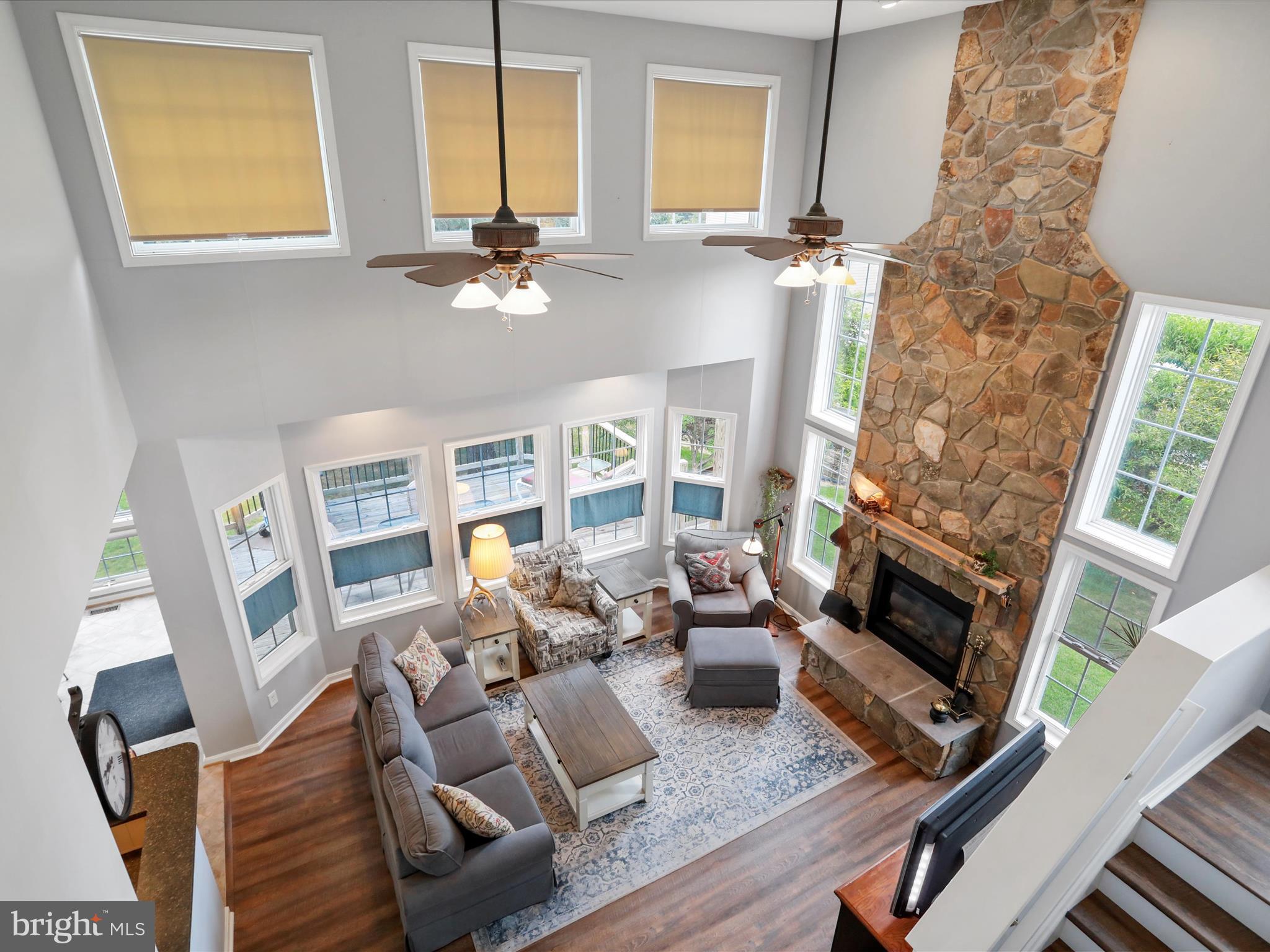 APPLE KNOLLS ESTATES - Residential