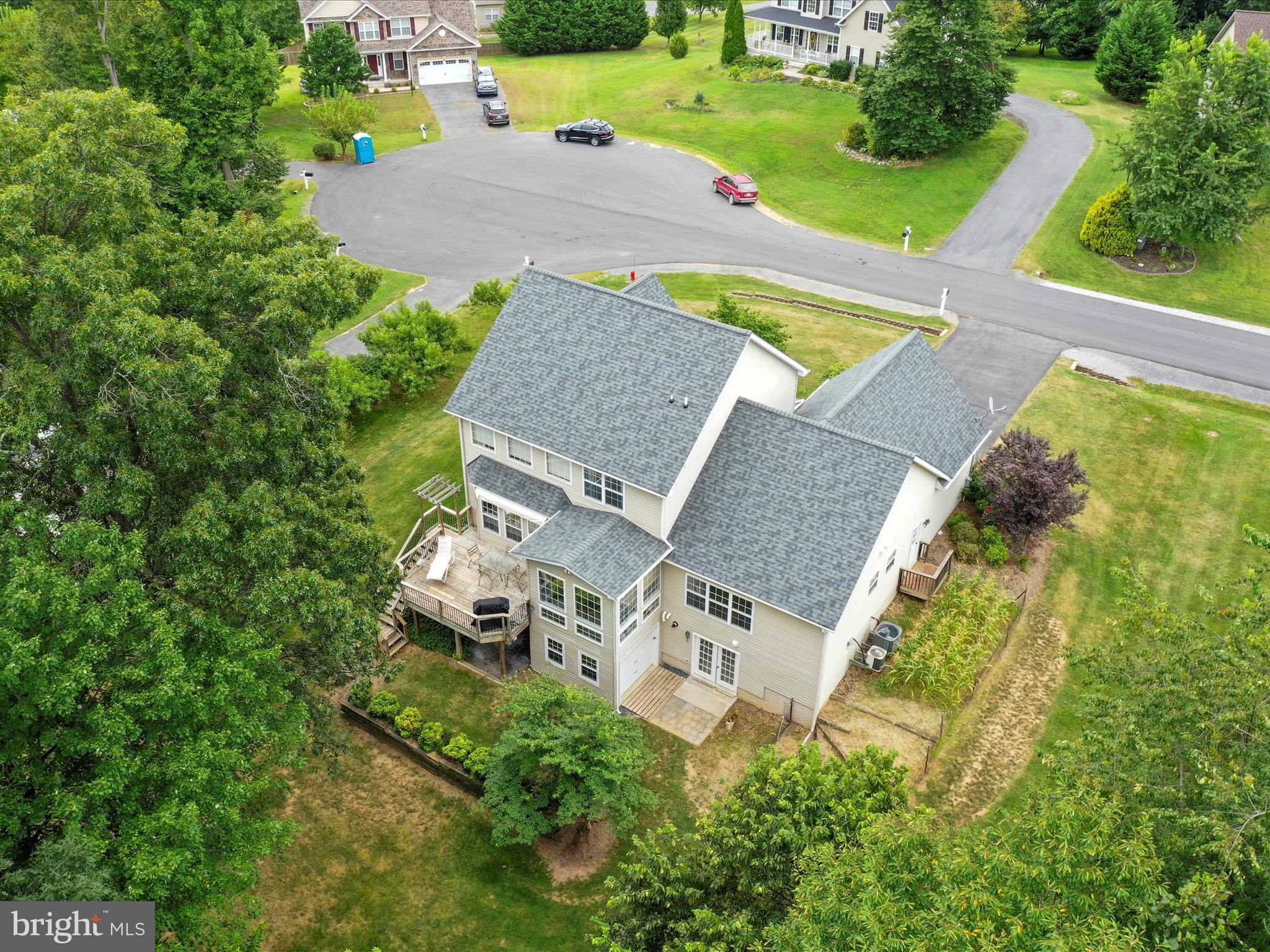 APPLE KNOLLS ESTATES - Residential