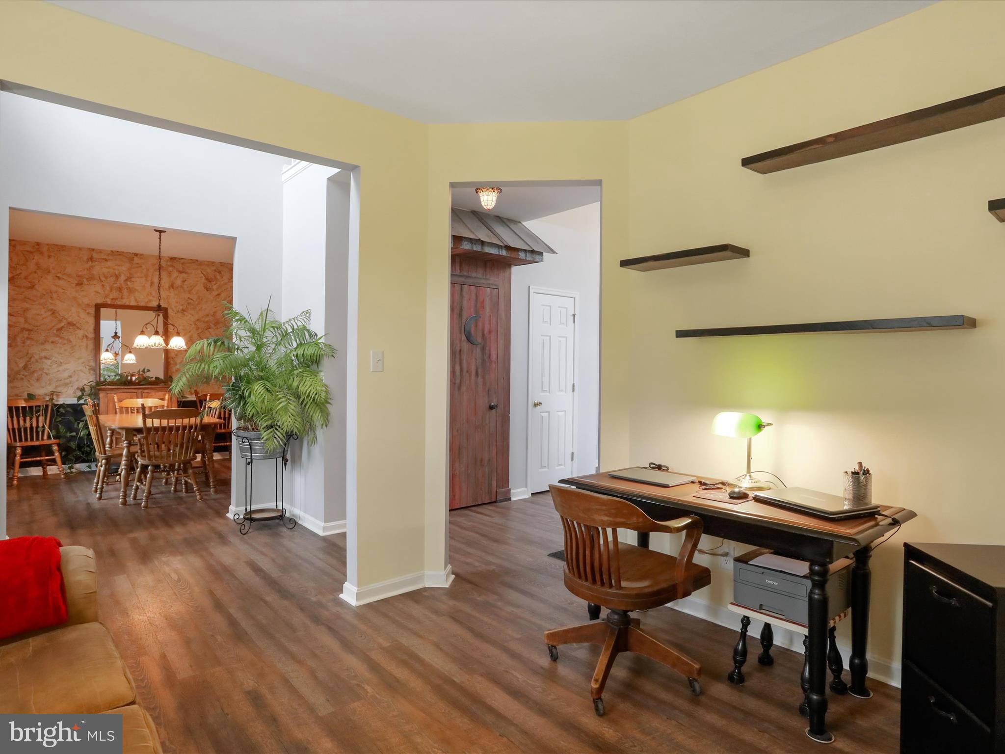 APPLE KNOLLS ESTATES - Residential