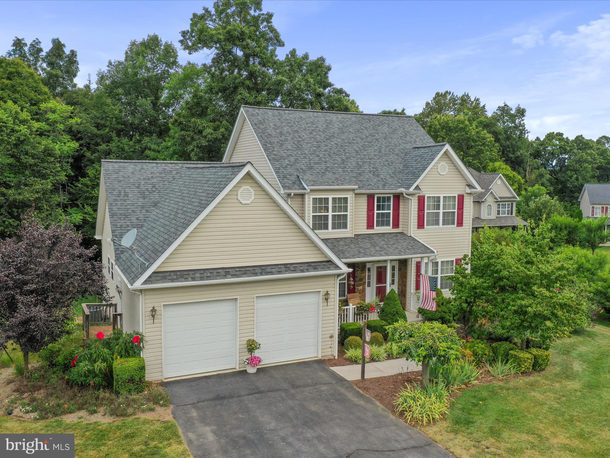 APPLE KNOLLS ESTATES - Residential