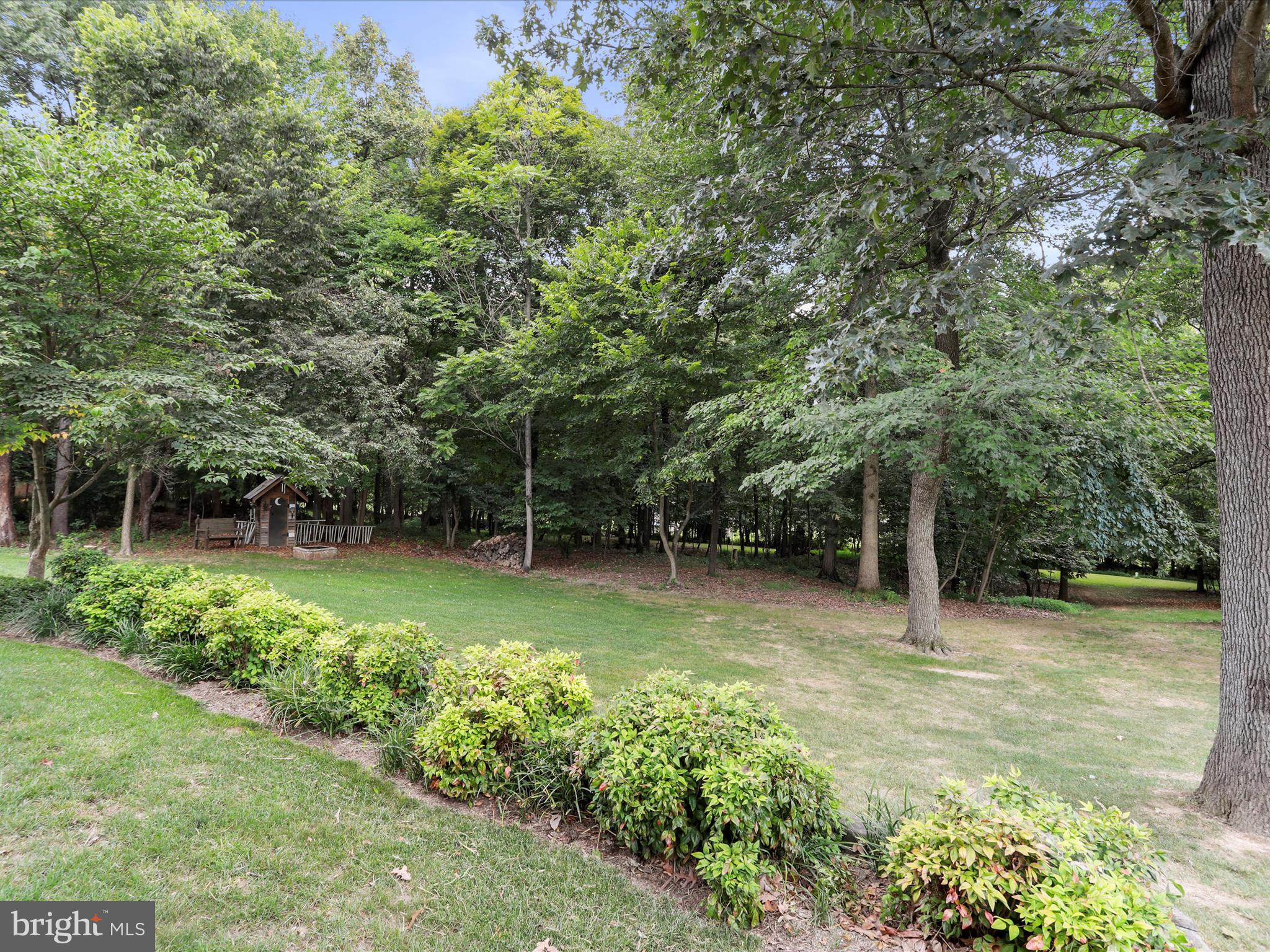 APPLE KNOLLS ESTATES - Residential