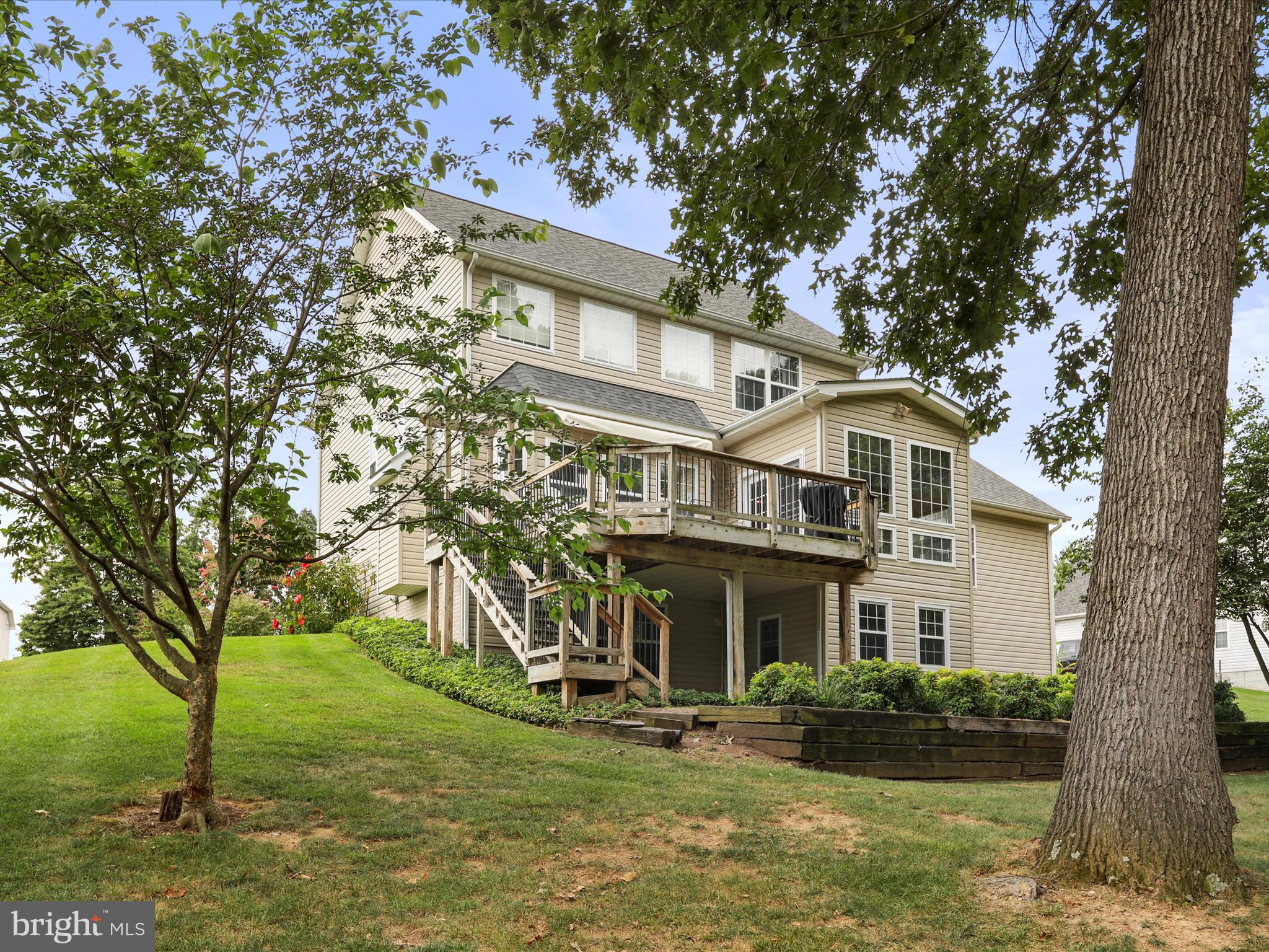 APPLE KNOLLS ESTATES - Residential