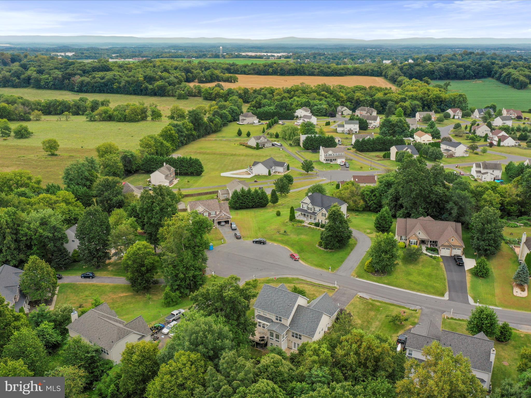 APPLE KNOLLS ESTATES - Residential