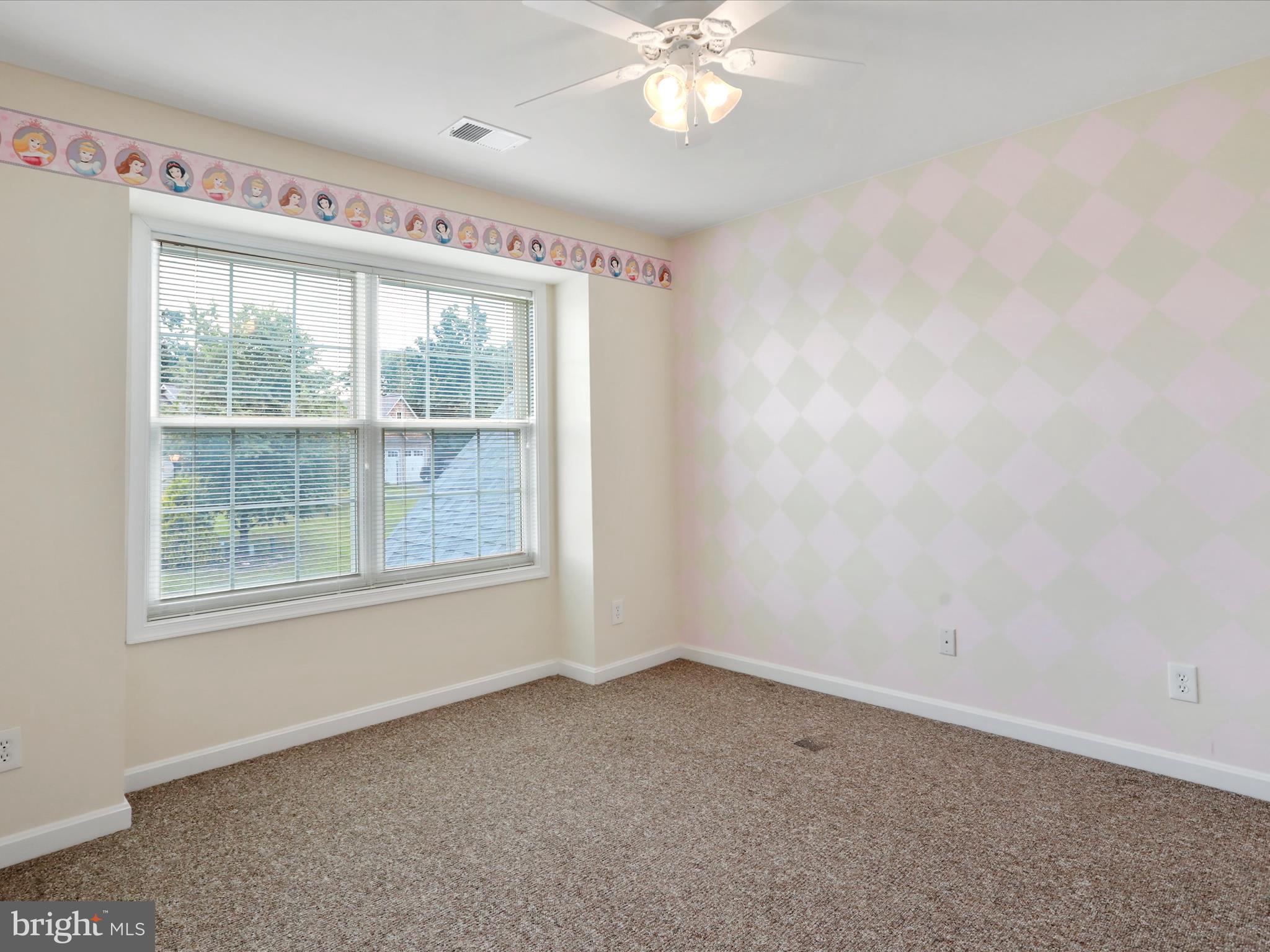 APPLE KNOLLS ESTATES - Residential