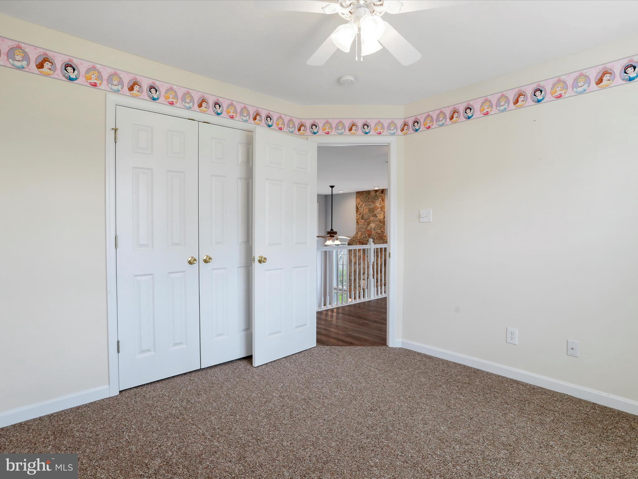 APPLE KNOLLS ESTATES - Residential